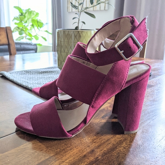 Merona Burgundy Faux Suede Allie Heeled Sandals - Picture 8 of 10